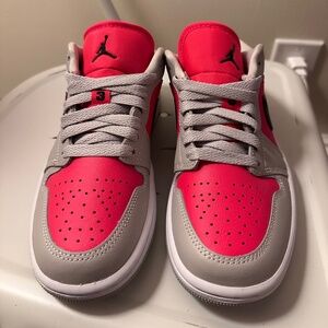 Womens Nike Air Jordans Size 5.5